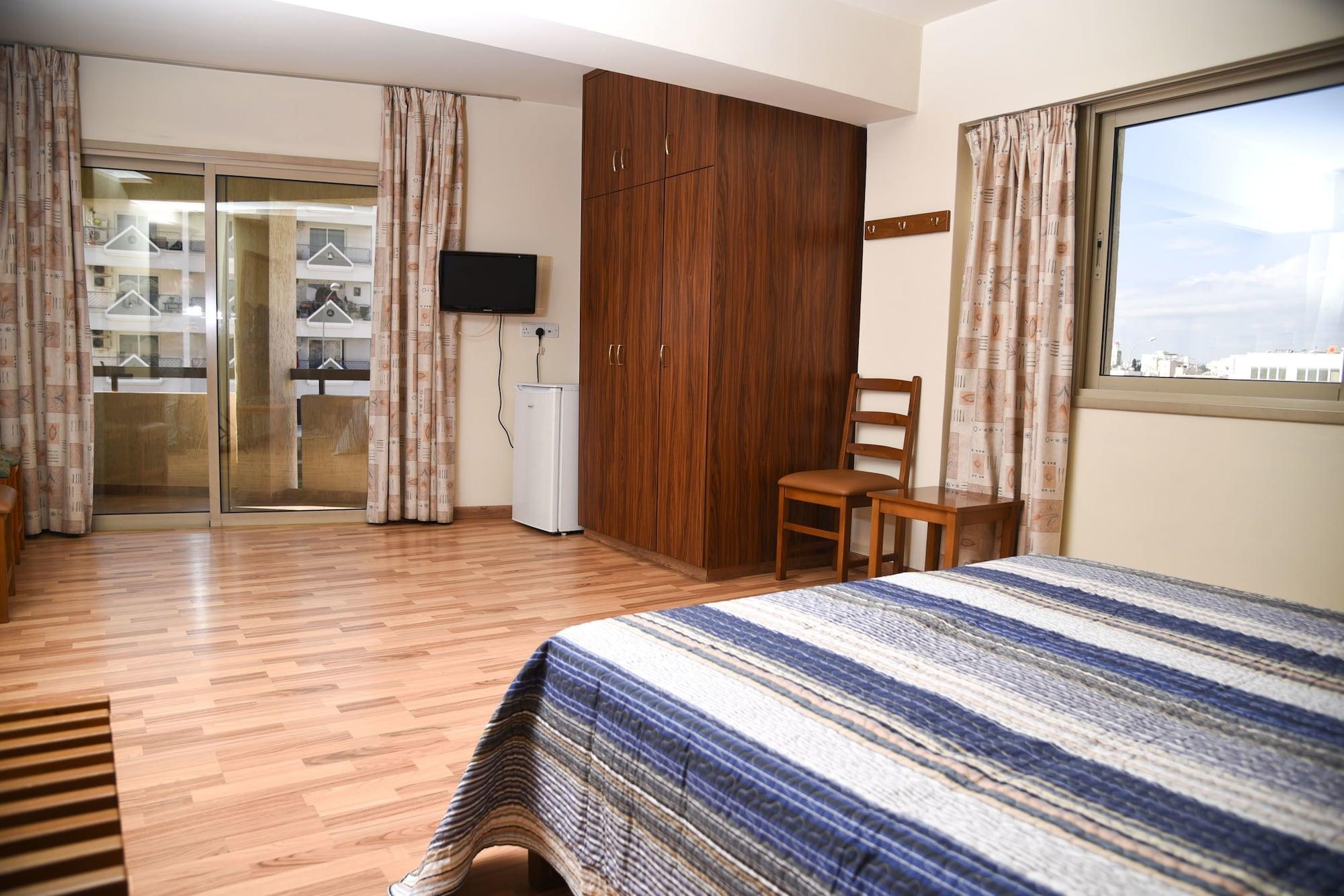 Elysso Hotel Larnaca Bagian luar foto