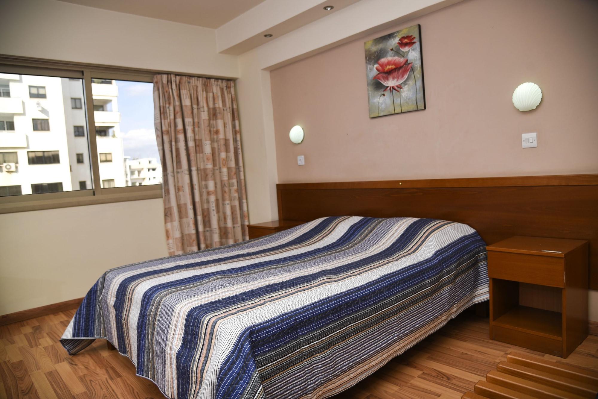 Elysso Hotel Larnaca Bagian luar foto