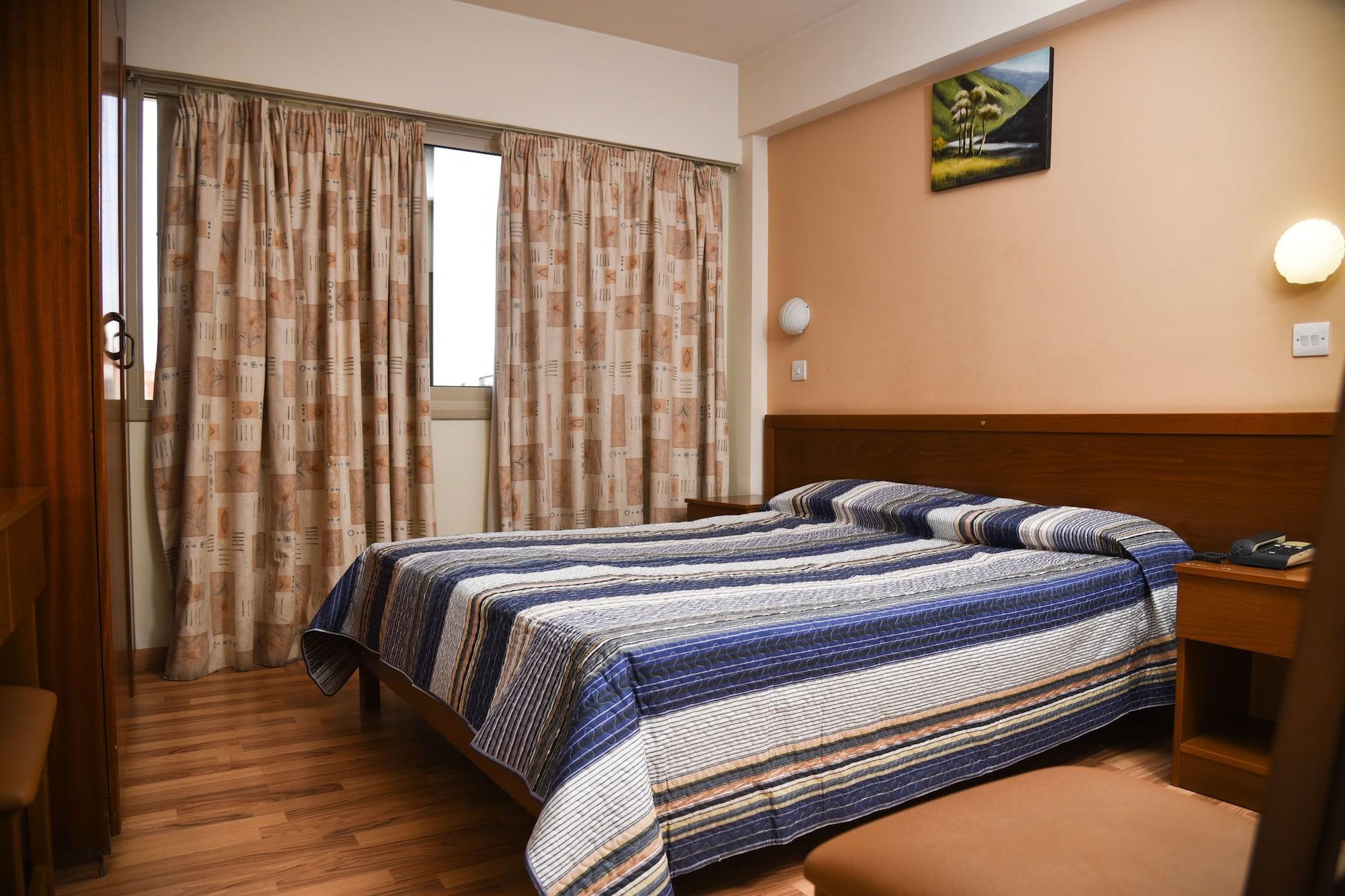 Elysso Hotel Larnaca Bagian luar foto