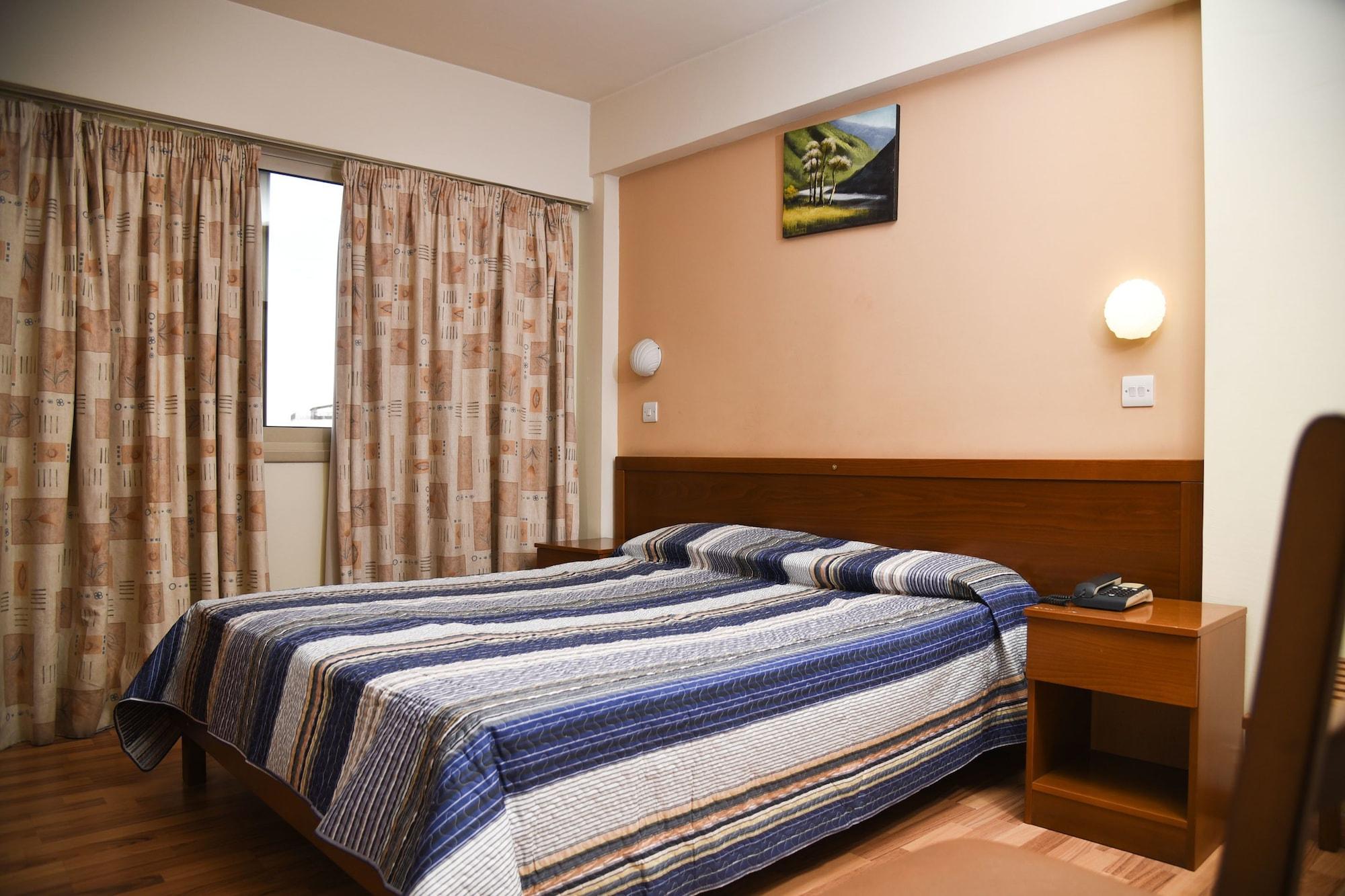 Elysso Hotel Larnaca Bagian luar foto