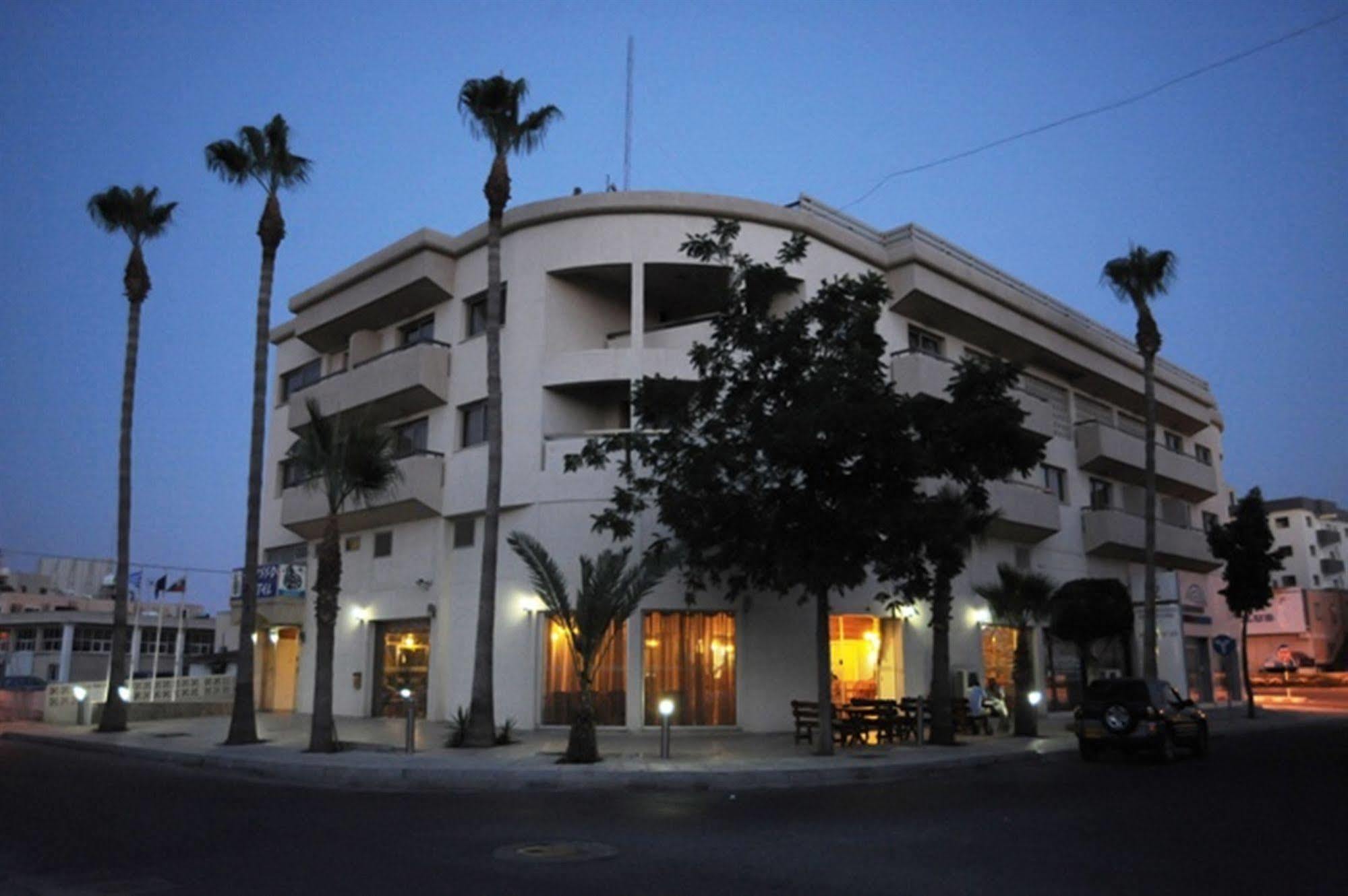 Elysso Hotel Larnaca Bagian luar foto