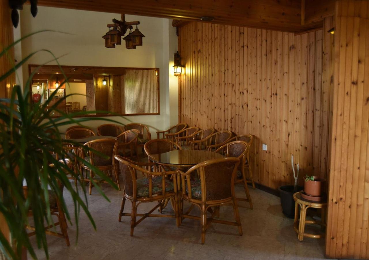 Elysso Hotel Larnaca Bagian luar foto