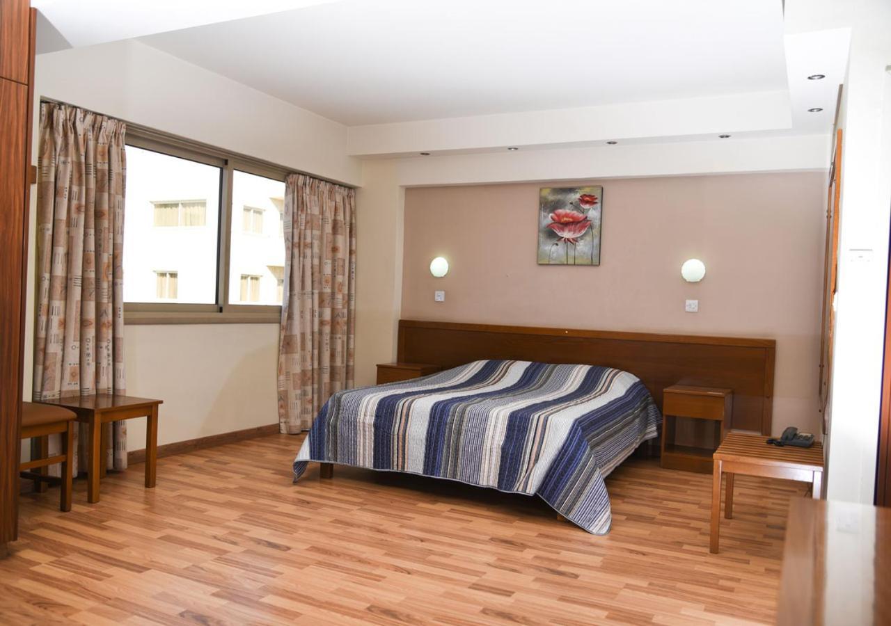 Elysso Hotel Larnaca Bagian luar foto