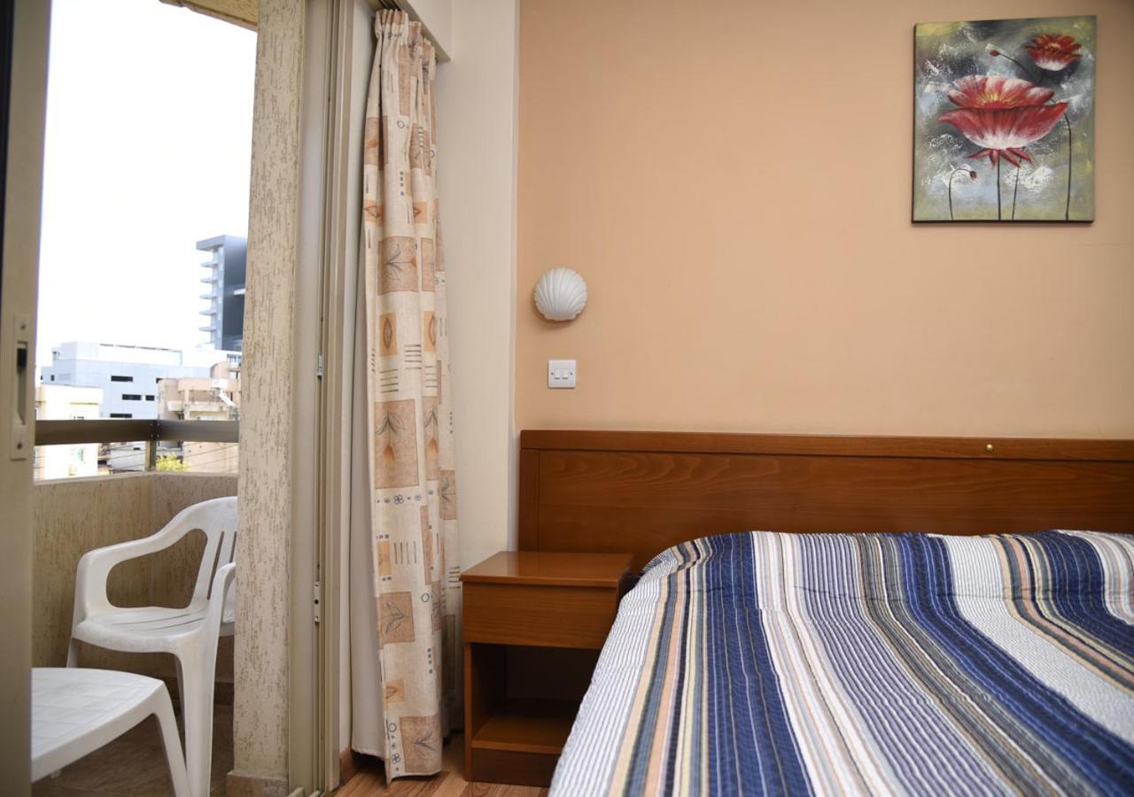 Elysso Hotel Larnaca Bagian luar foto