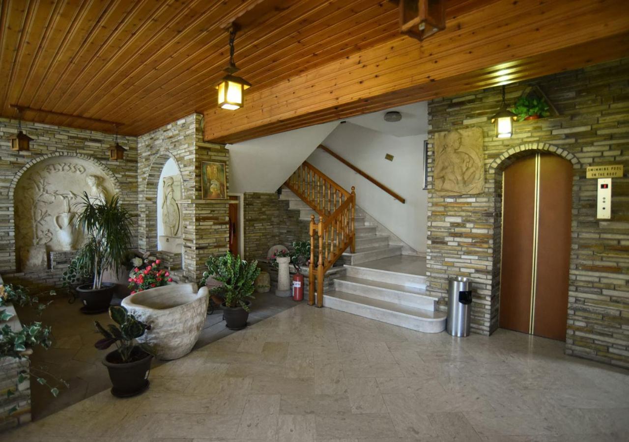 Elysso Hotel Larnaca Bagian luar foto