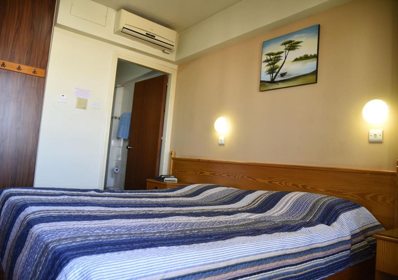 Elysso Hotel Larnaca Bagian luar foto